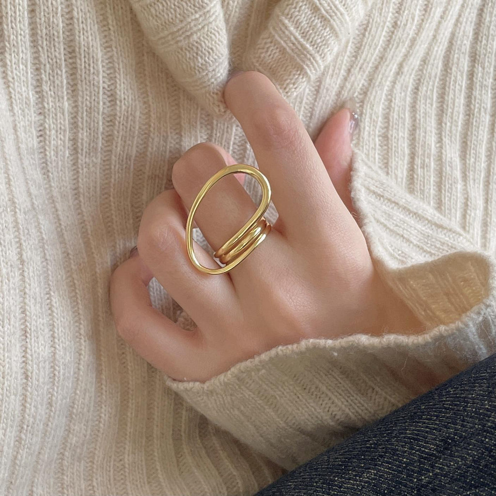 Orbit Oval Ring