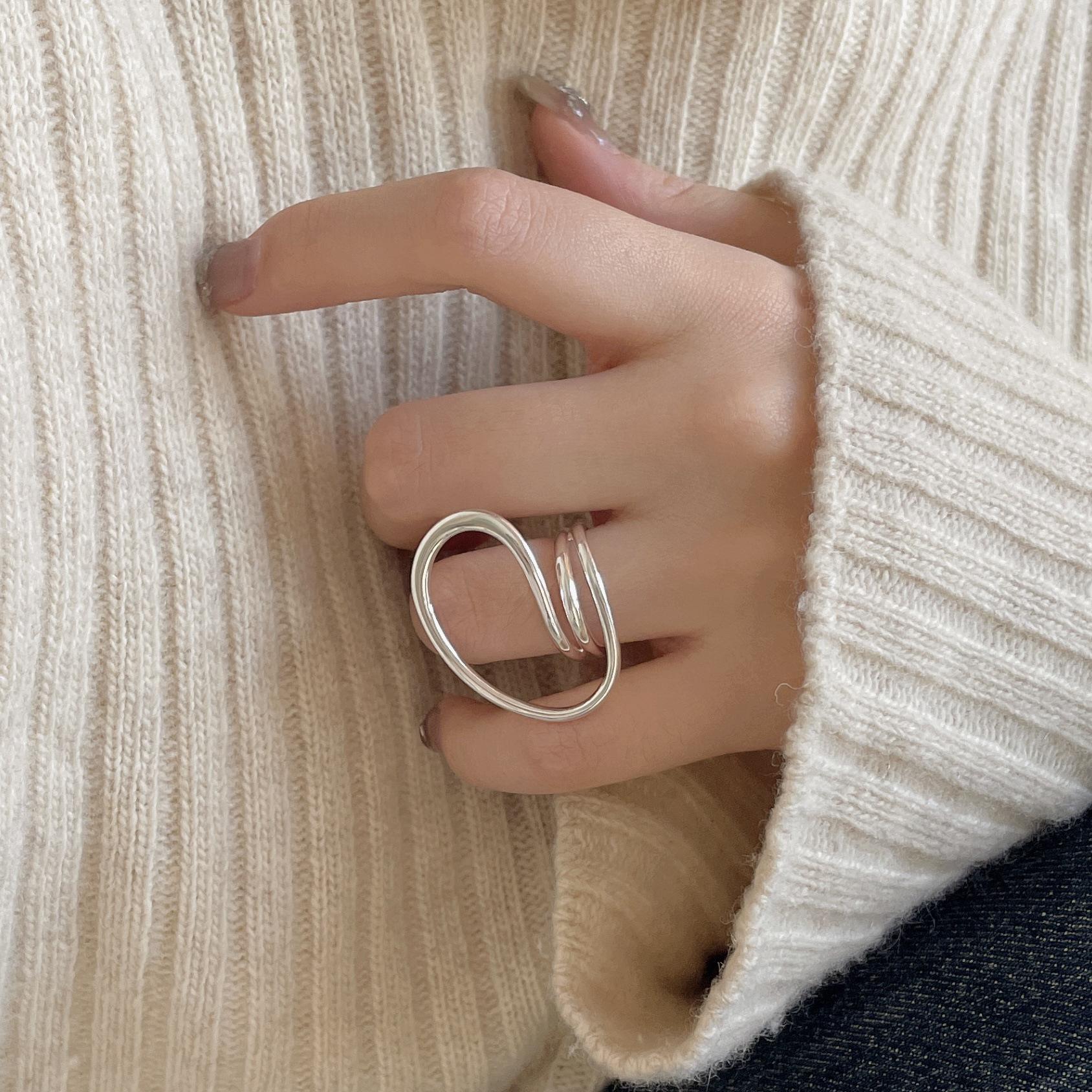 Orbit Oval Ring