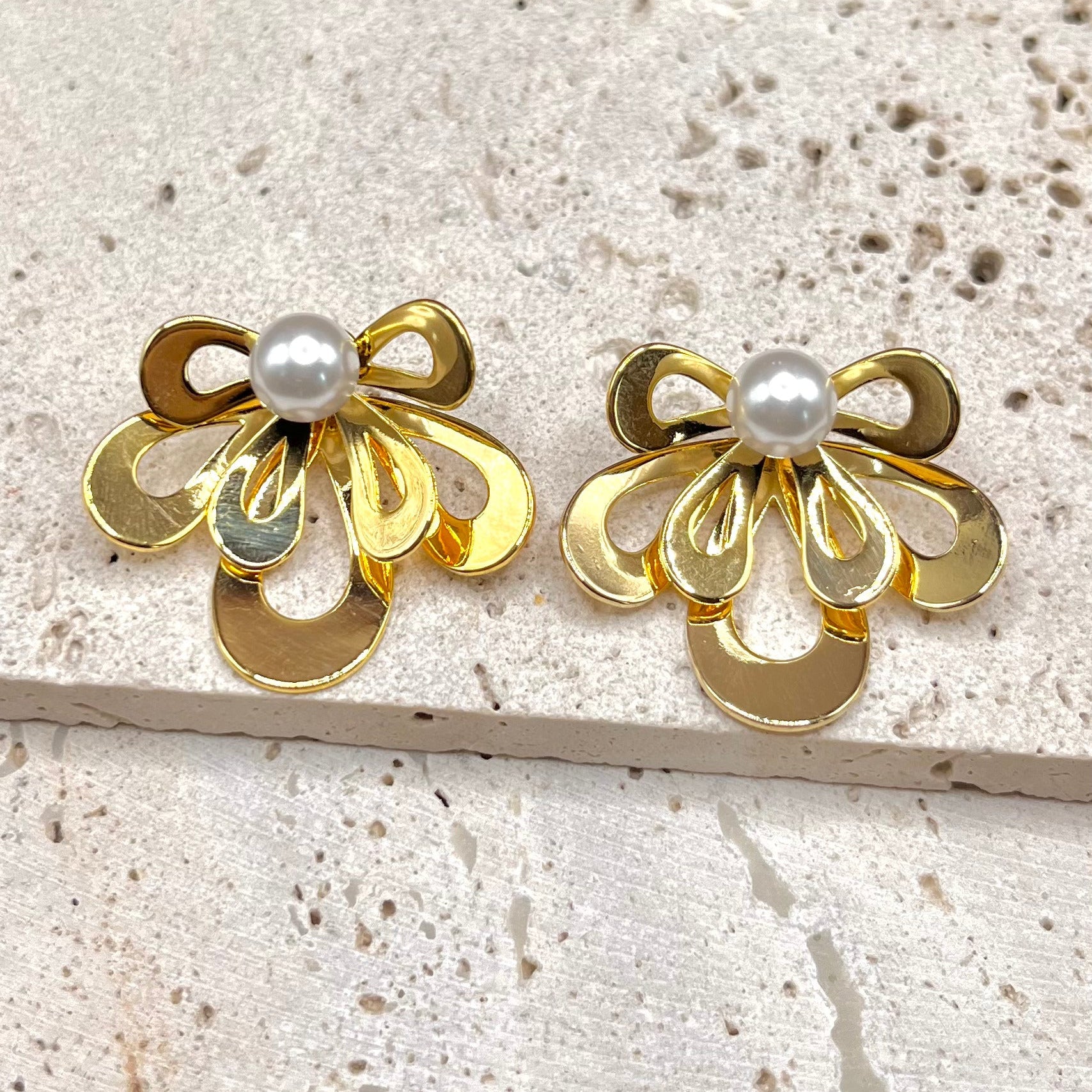 Pearl Top Bow Earring